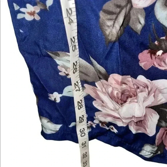 Floral Mini Shift Dress - Picture 2 of 6